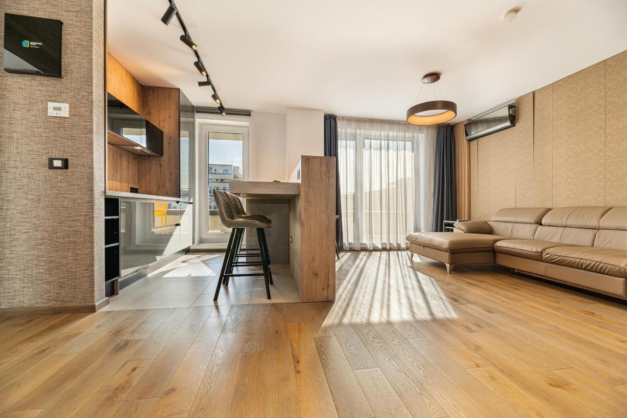 Promenada Studios Μπρασόβ Εξωτερικό φωτογραφία