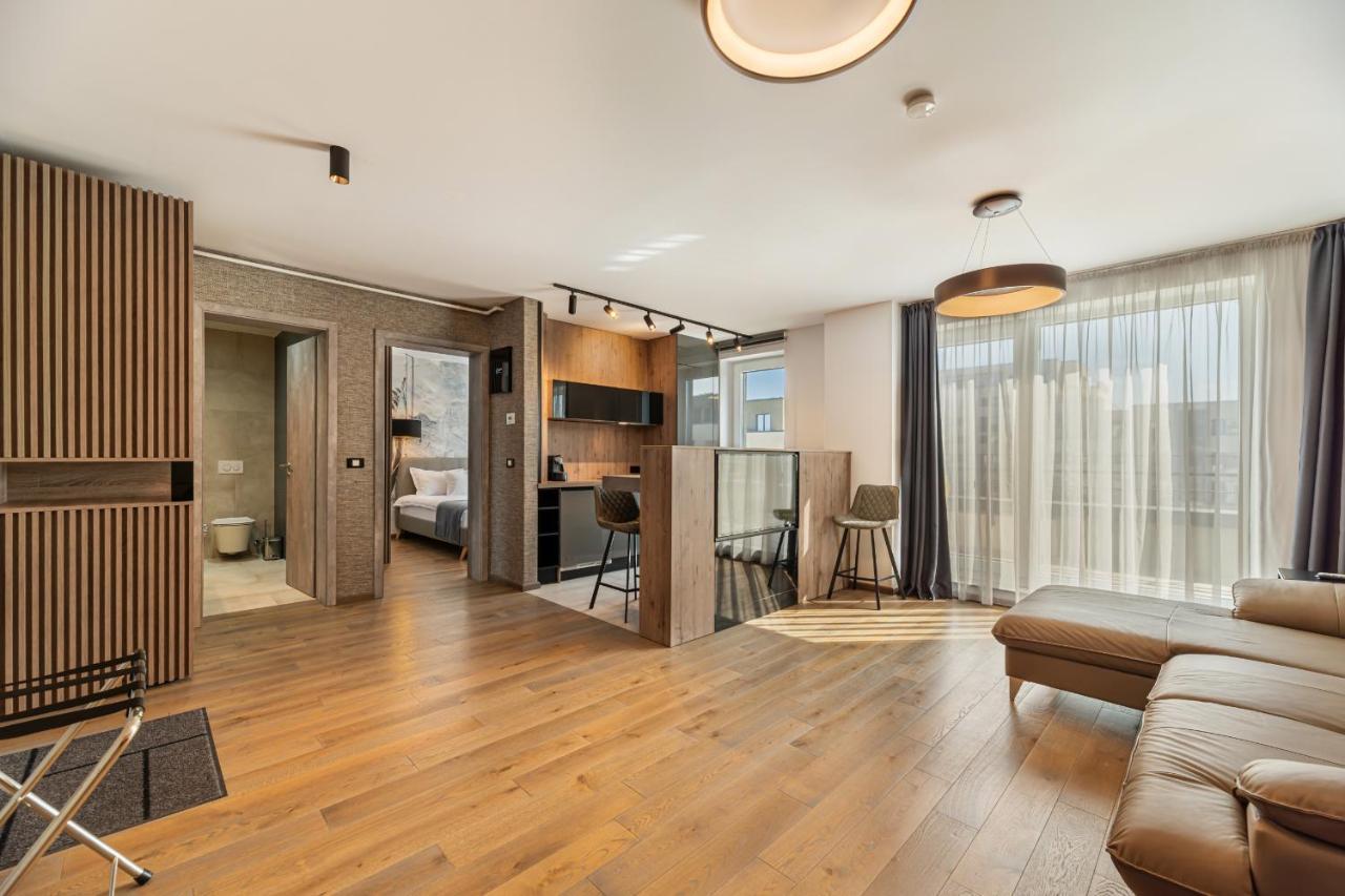Promenada Studios Μπρασόβ Εξωτερικό φωτογραφία